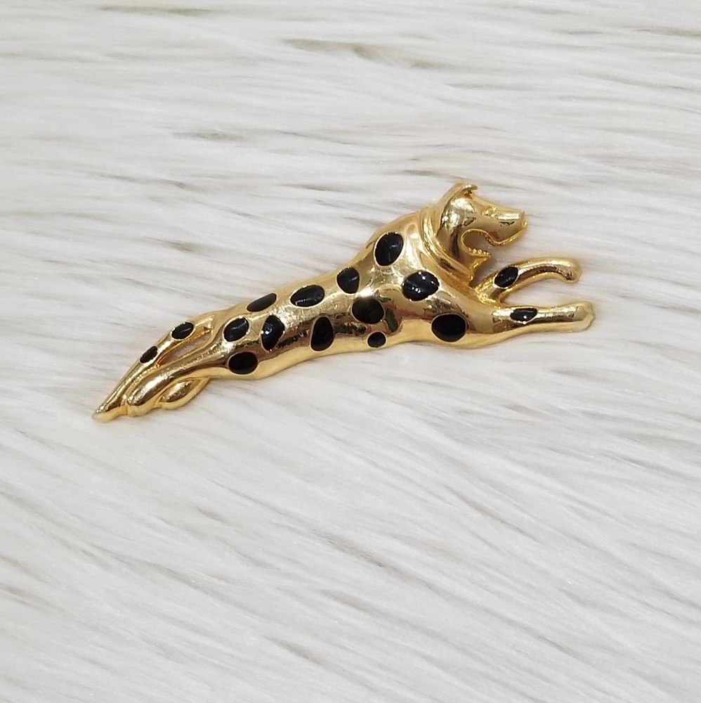 Vintage large phanter/jaguar brooch